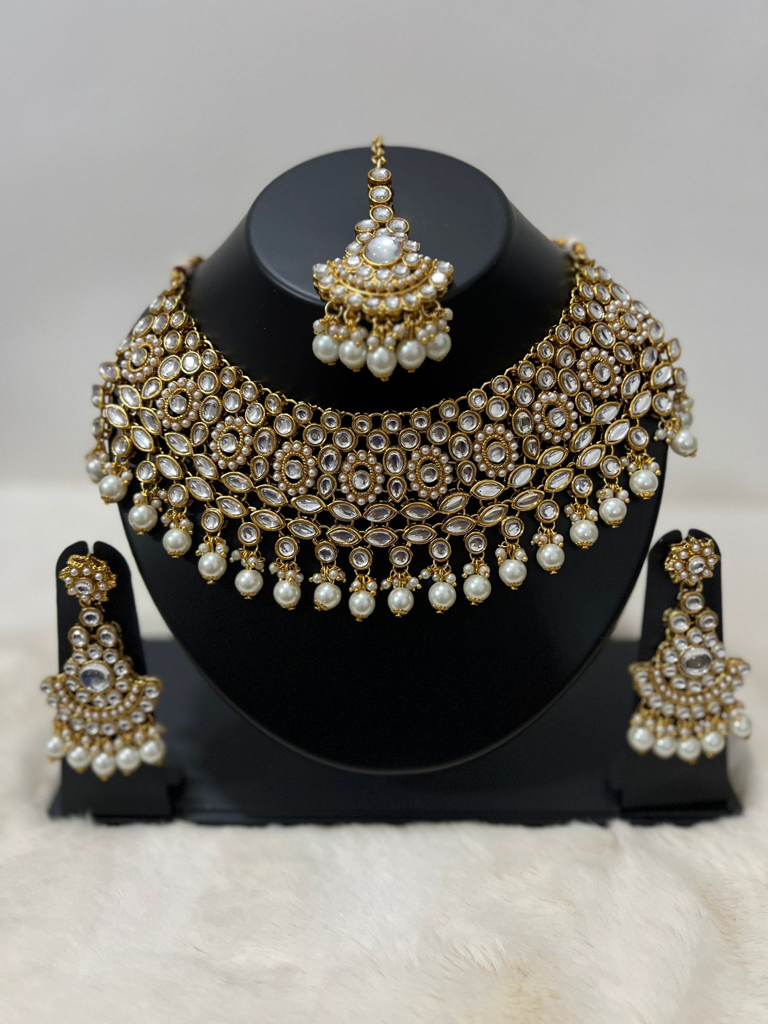 Cream Pearl Kundan Necklace & TIkka Set